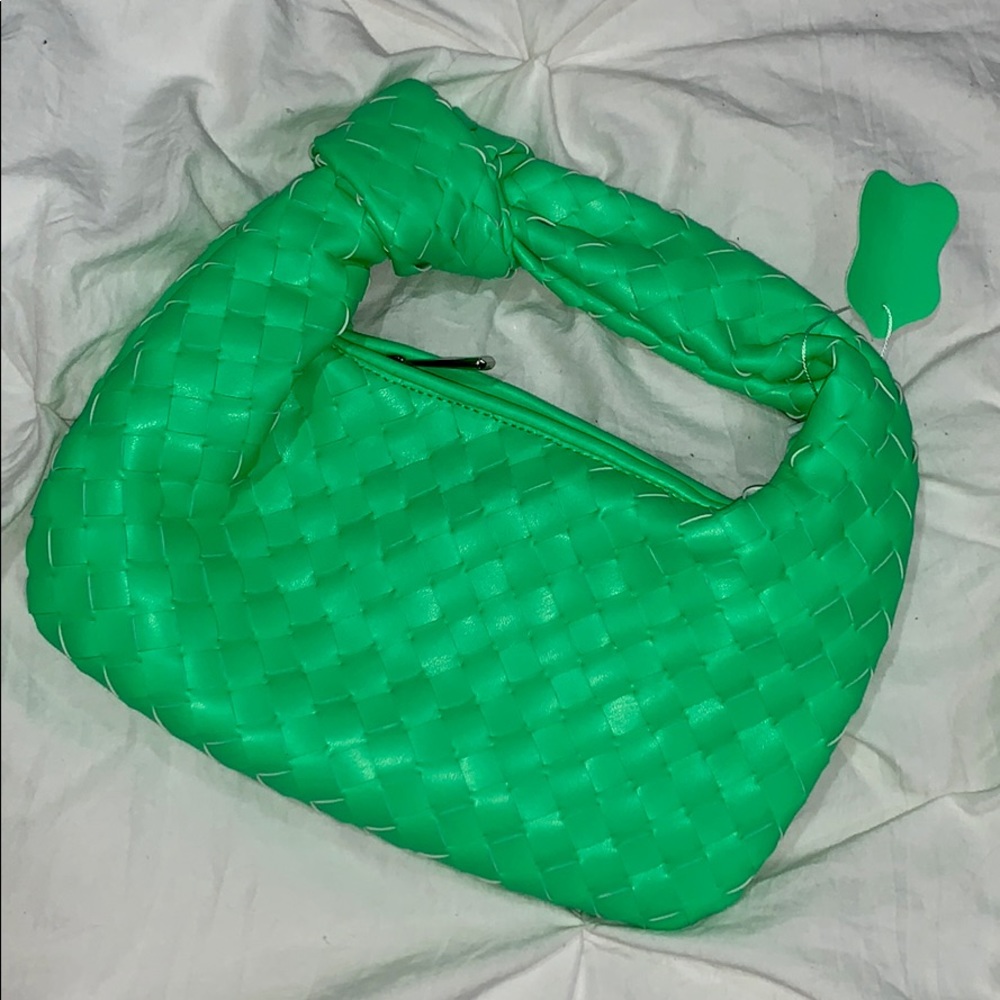 Green clutch